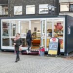 Während der Renovierungsarbeiten setzt die Bäckerei Schäfer auf einen Verkaufsraum aus ELA Containern.