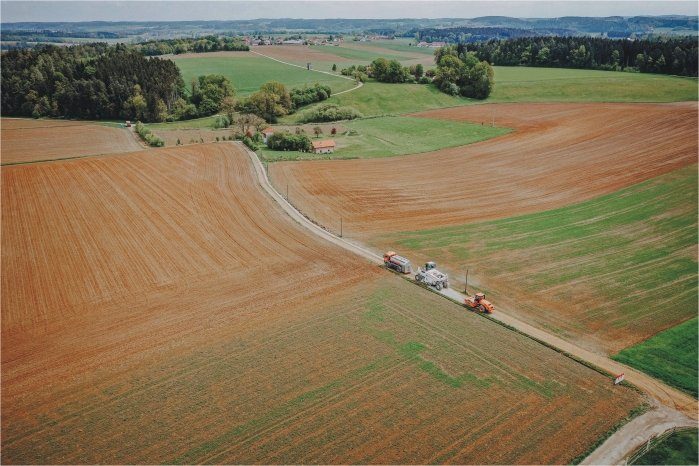 Eine Straßensanierung mit dem Panmax-Verfahren bringt viele Vorteile für das Budget