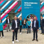 WMG feiert mit Kooperationspartnern die offizielle Eröffnung des Wolfsburg Stores (© WMG Wolfsburg)