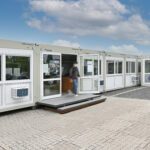 Das Autohaus aus ELA Containern bietet auf 260 Quadratmetern Platz für Beratung- und Verkauf.