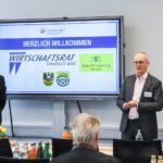 Otmar Knoll (l) & Dr. Martin Leonard (r) im Präsentationsraum von Whirlcare®