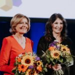 Malu Dreyer und Iris Berben beim Deutschen Rednerpreis 2022. (Bildquelle: Anne Kaiser)