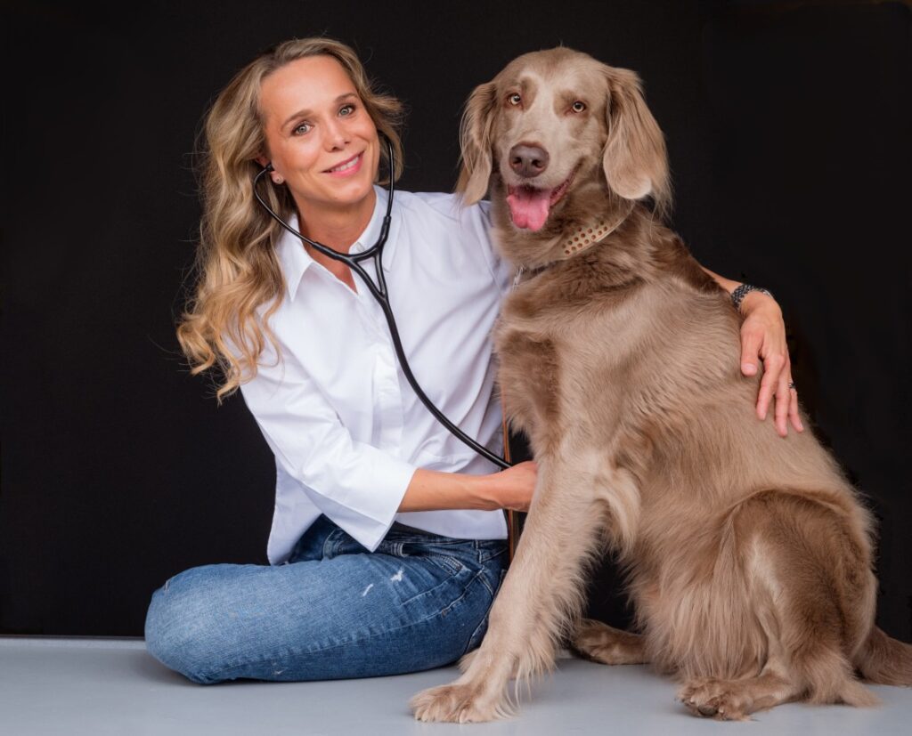 Tierärztin Susanne Arndt mit Olav (© Stephan Pick)