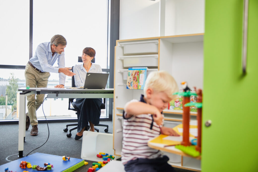 Buchbare Eltern-Kind-Büros sorgen für mehr Flexibilität bei der Vereinbarung von Beruf und Familie (Die Bildrechte liegen bei dem Verfasser der Mitteilung.)