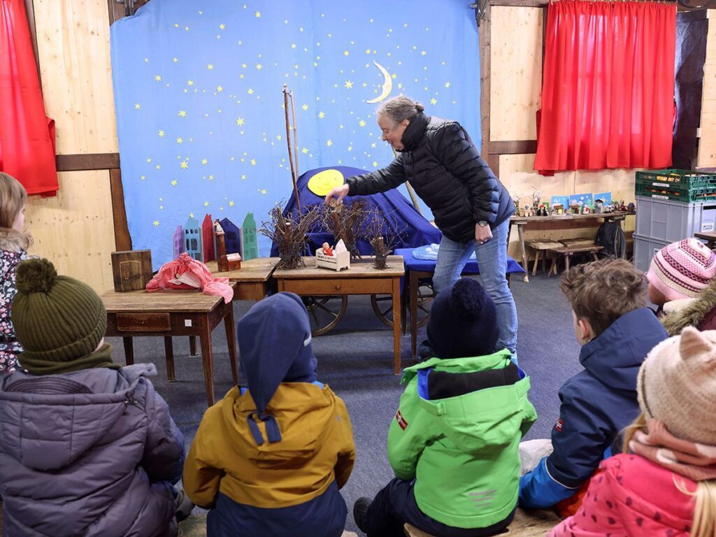 Kinderprogramm mit Familie Sterz auf dem Wolfsburger Weihnachtsmarkt (© WMG Wolfsburg)