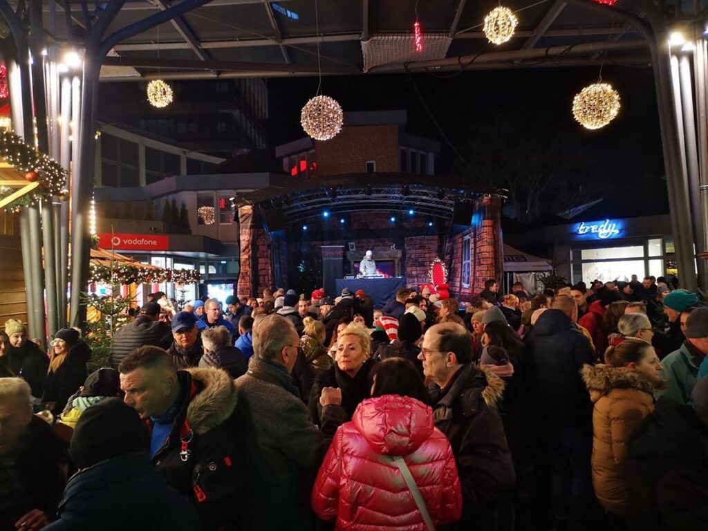 Wolfsburger Weihnachtsmarkt 2023 (© WMG Wolfsburg)