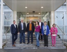 Besuch von vier der fünf unterstützten Organisationen am Firmensitz der SCHÄFER WERKE Gruppe. (Die Bildrechte liegen bei dem Verfasser der Mitteilung.)