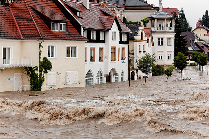 Dramatisches Hochwasser in Süddeutschland (Bildquelle: Gina Sanders/stock.adobe.com)