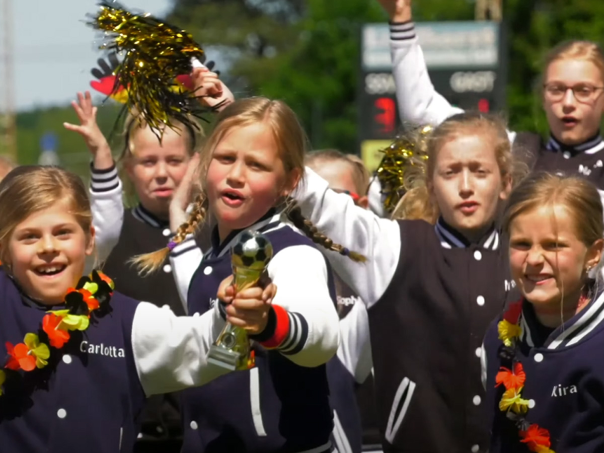 Magical Kids" Kinderchor veröffentlicht zauberhaftes Lied zur Heim-Europameisterschaft im Fußball der Männer 2