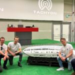 Mitglieder des Teams Tachyon mit ihrem Hyperloop-Pod bei der Präsentation in Aachen (Die Bildrechte liegen bei dem Verfasser der Mitteilung.)