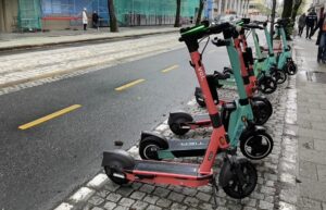 Digitale Ordnung aus Norwegen: Frankfurts Lösung gegen das E-Scooter-Chaos