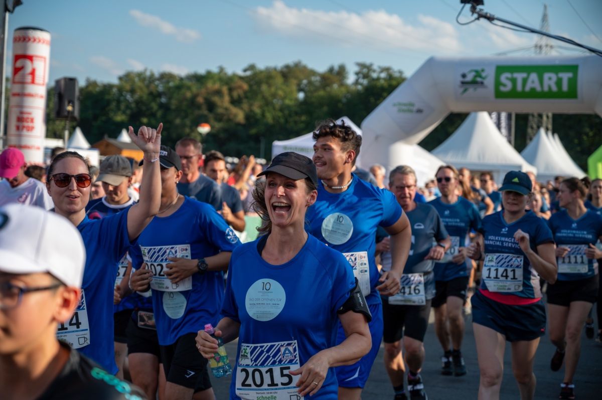 Firmenlaufteam beim schnelleStelle.de Firmenlauf Braunschweig (© Die Sportmacher)