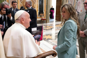 Der Papst empfing die Präsidentin von "ALLATRA" zu einer Audienz im Vatikan. Rechte bei Vatican Media