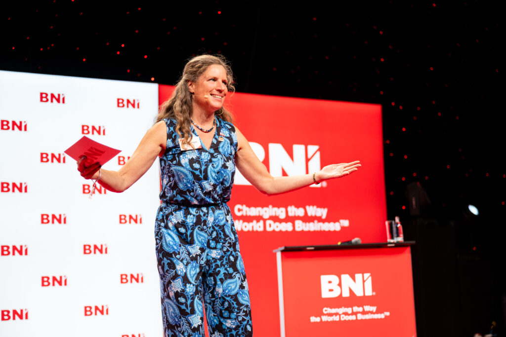 Keynote Speakerin Daniela Landgraf spricht auf der BNI DaKon über Mentale Stärke und Selbstwert