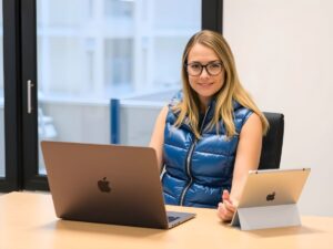 Apple-Geräte wie Mac und iPad bieten nahtlose Integration für ERP- und CRM-Prozesse (© gofilemaker.de/openpr)