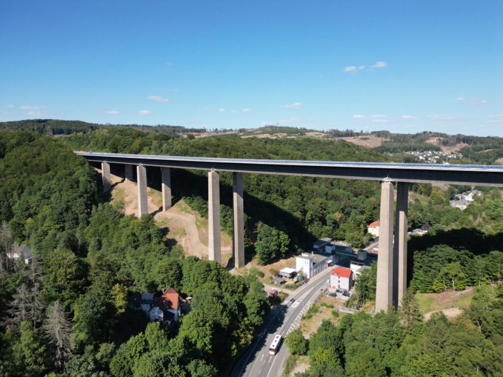 Beschädigte Brücke "Rahmede"