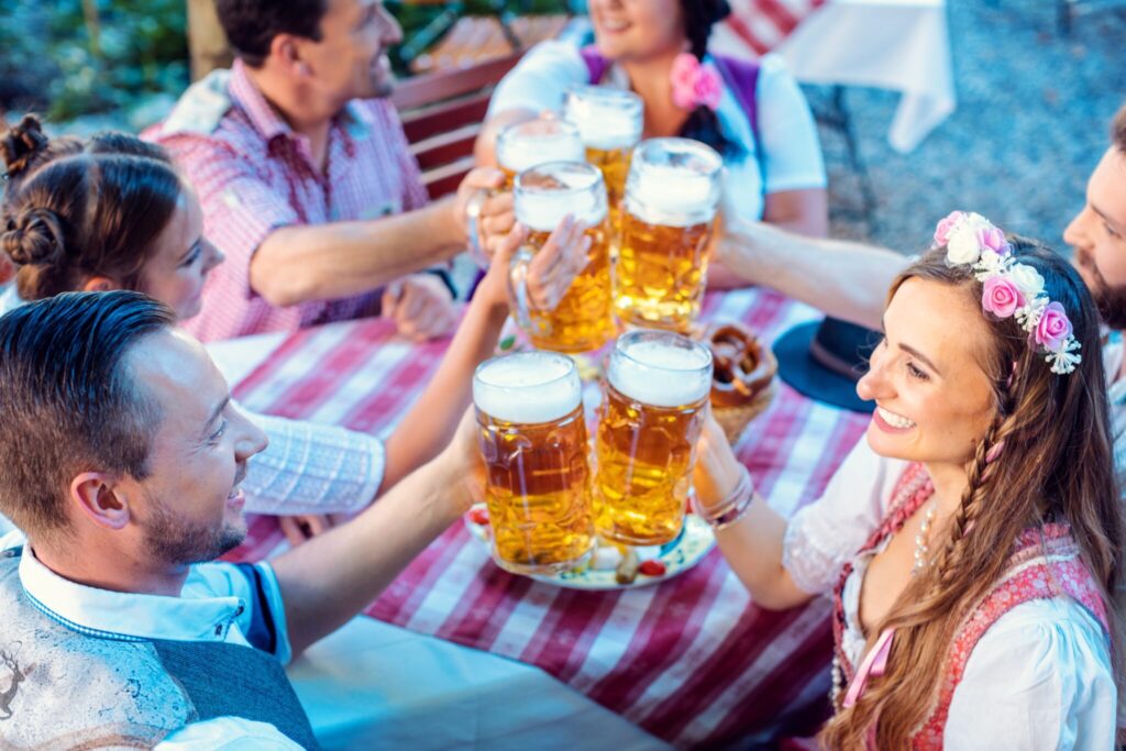 Thema zum Start des Oktobersfestes - Ist das Bier zu teuer? - Bildungsinstitut Wirtschaft